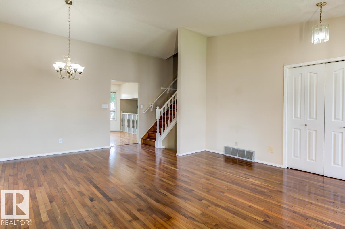 3908 28 Av Nw Property Photo 10