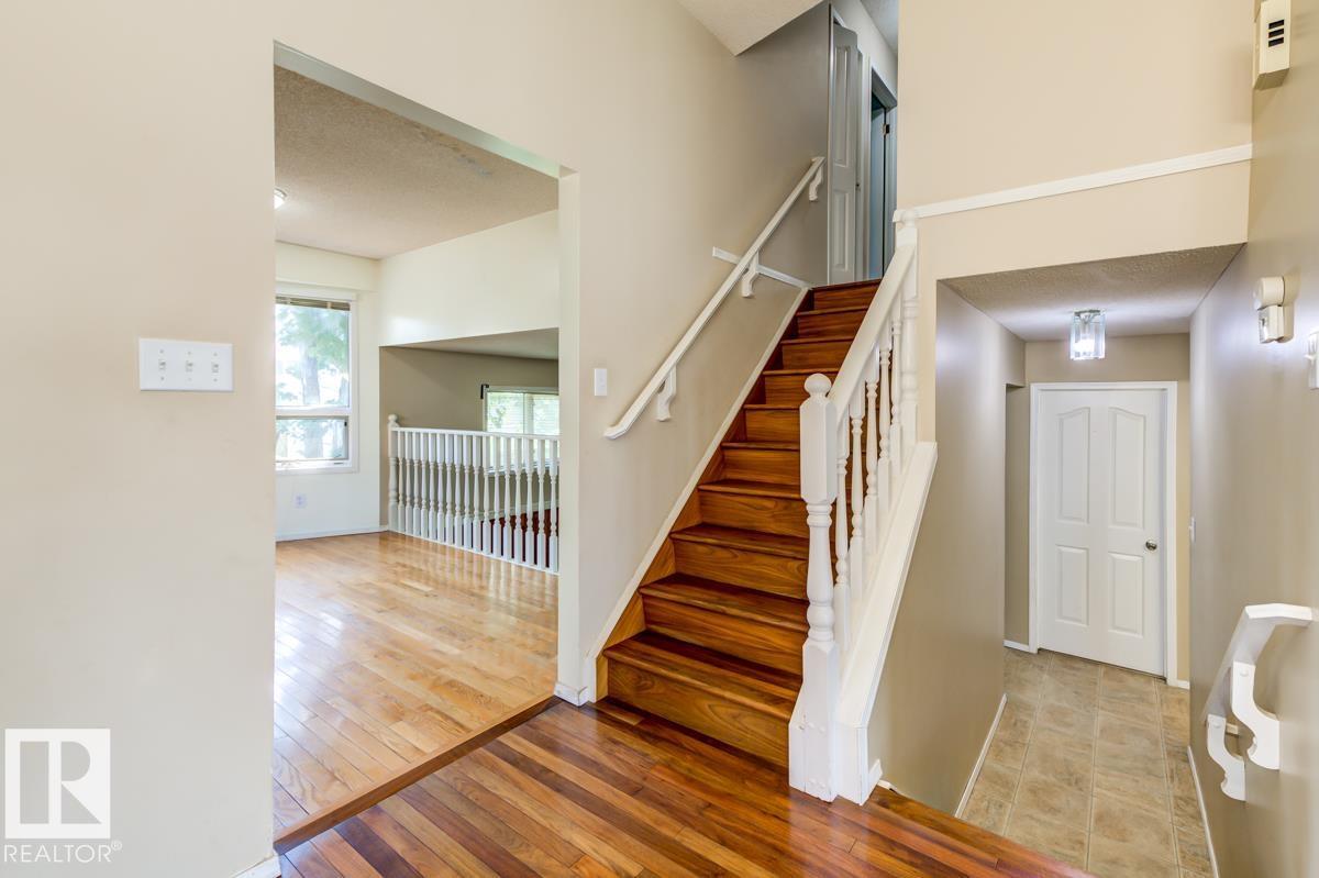 3908 28 Av Nw Property Photo 14