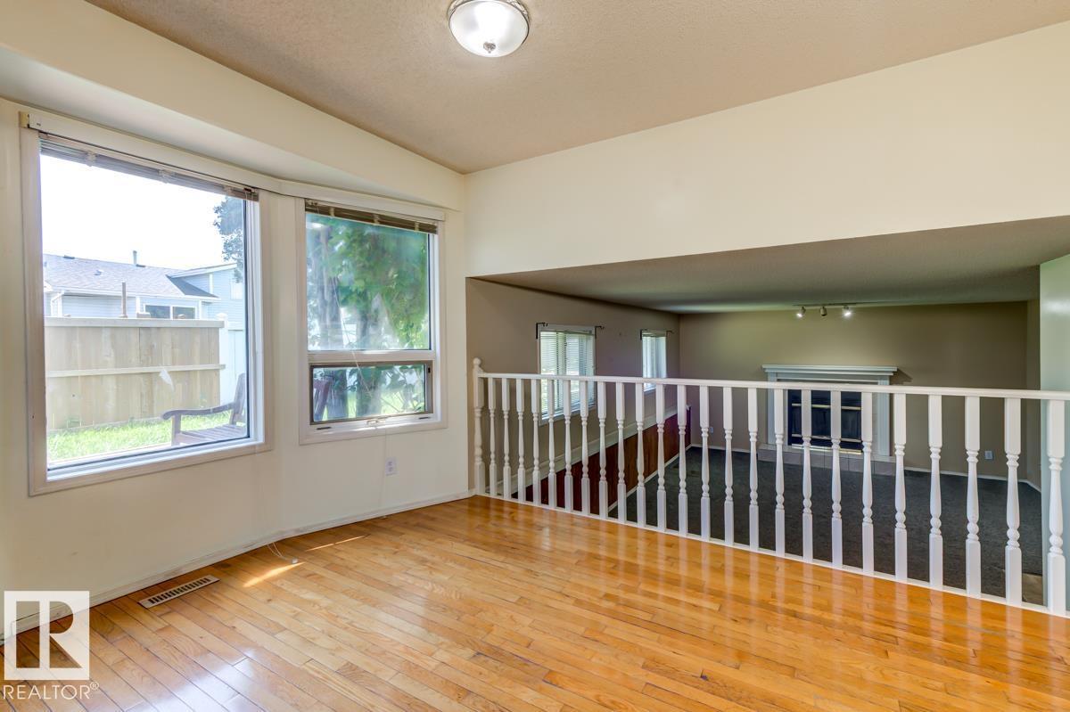 3908 28 Av Nw Property Photo 19