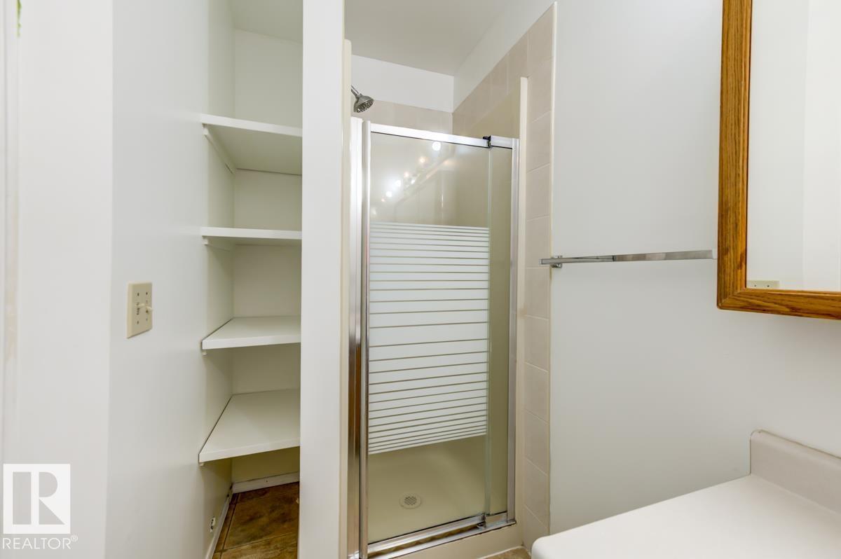 3908 28 Av Nw Property Photo 26