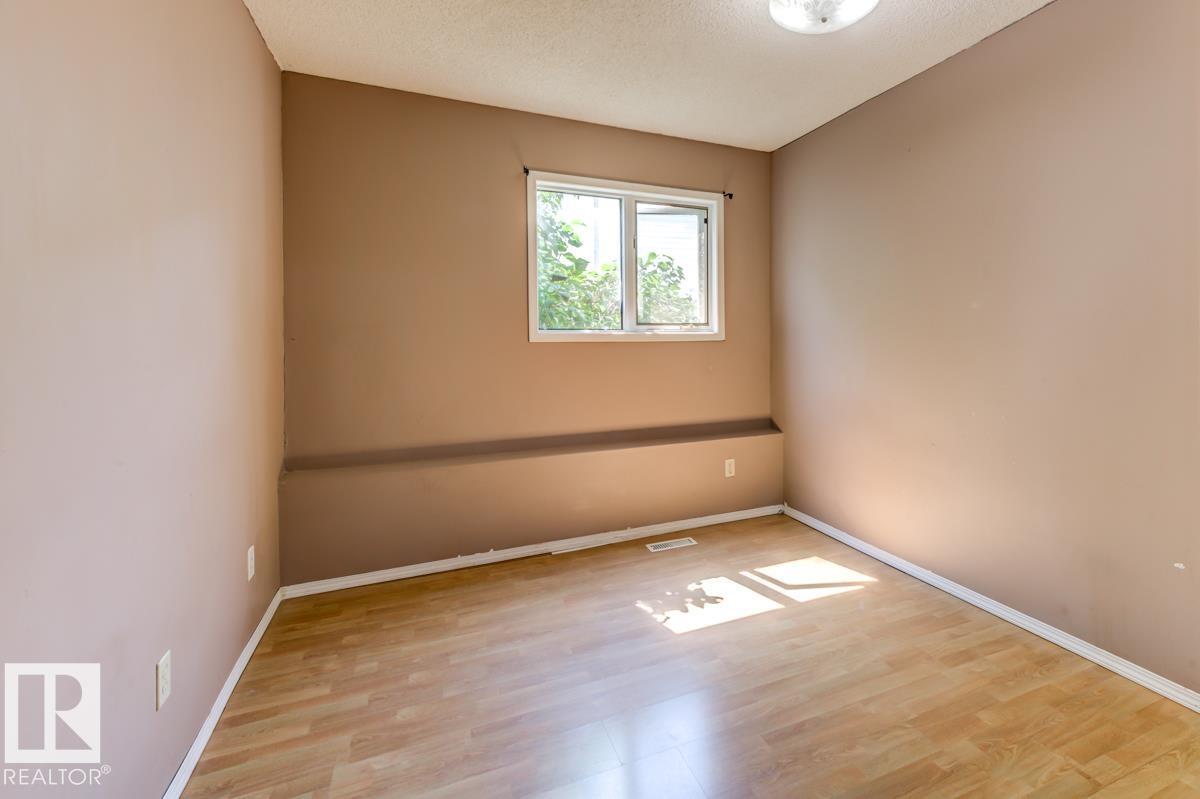3908 28 Av Nw Property Photo 30