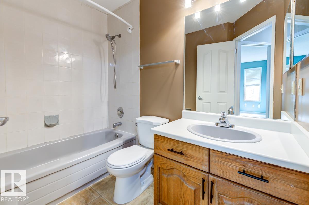 3908 28 Av Nw Property Photo 33