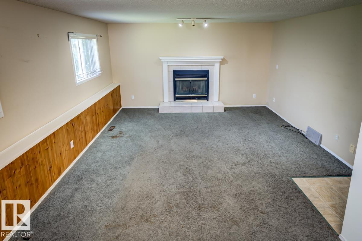 3908 28 Av Nw Property Photo 35