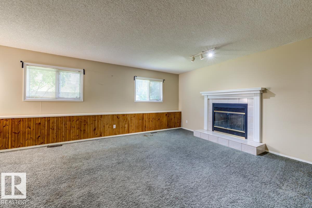 3908 28 Av Nw Property Photo 37
