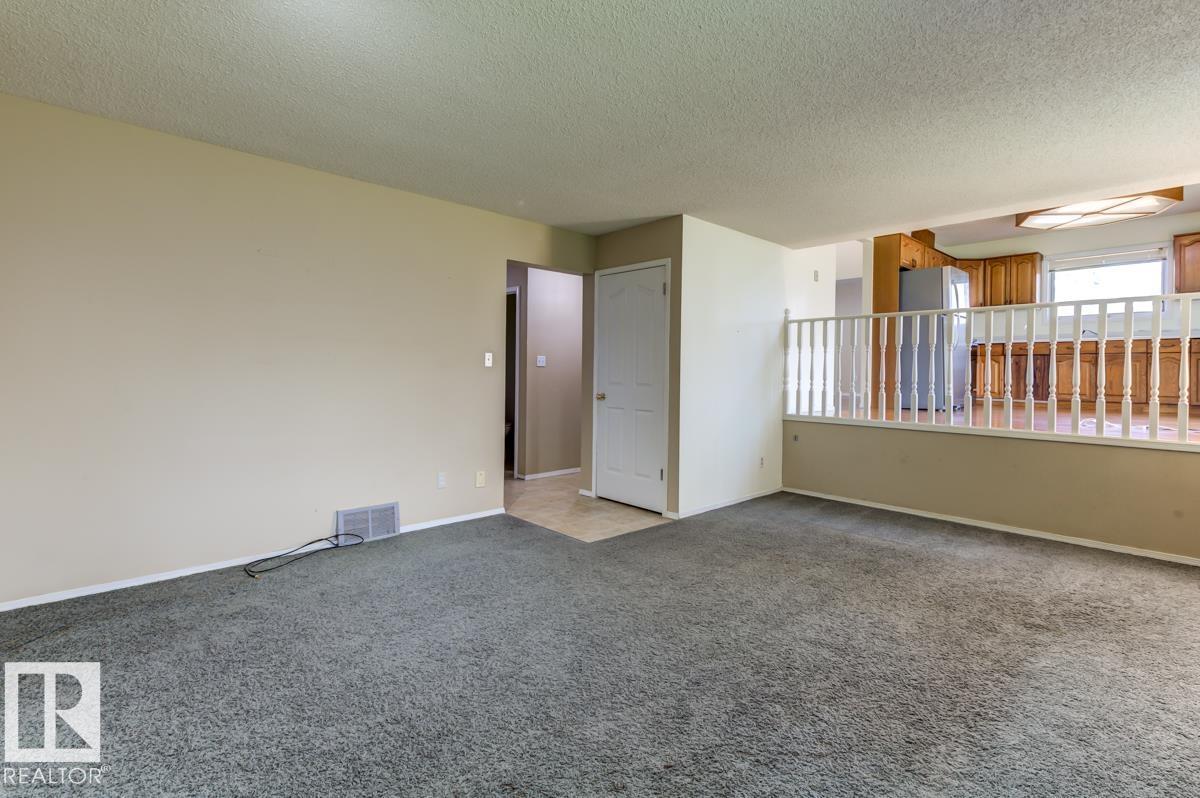 3908 28 Av Nw Property Photo 39
