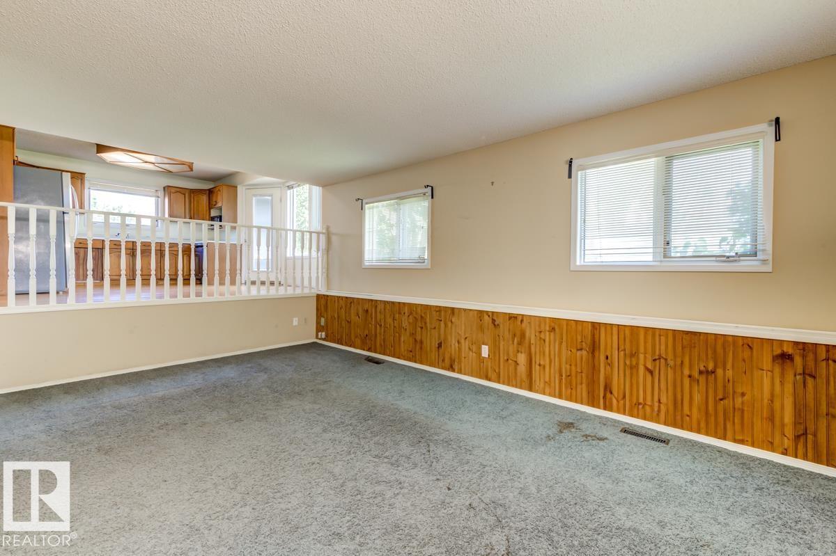 3908 28 Av Nw Property Photo 40