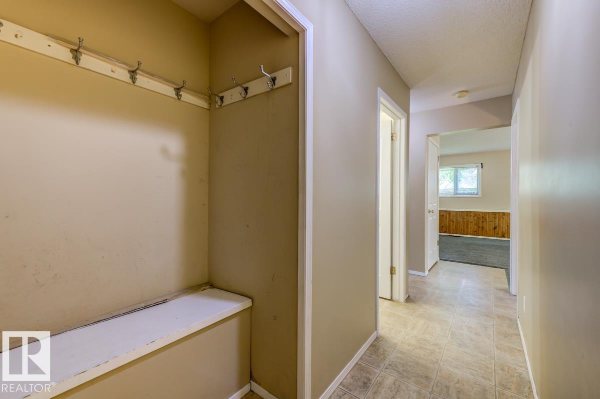 3908 28 Av Nw Property Photo 41