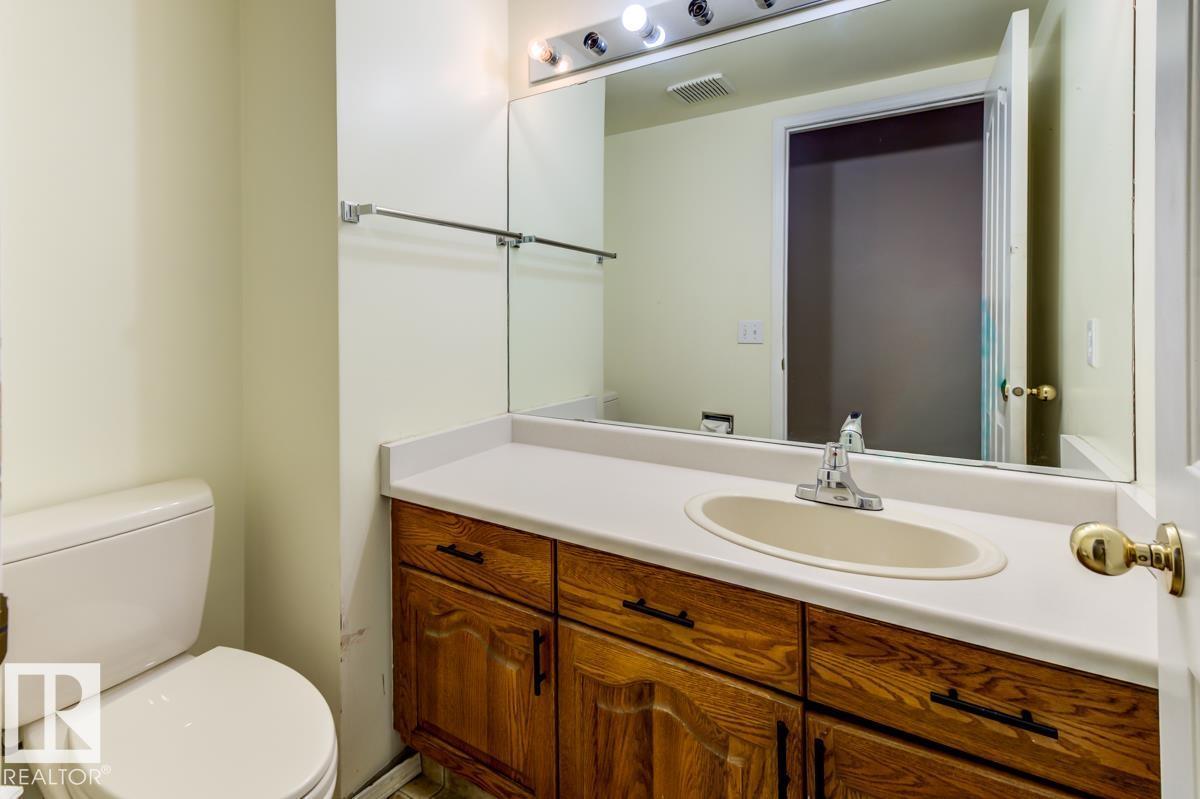 3908 28 Av Nw Property Photo 43