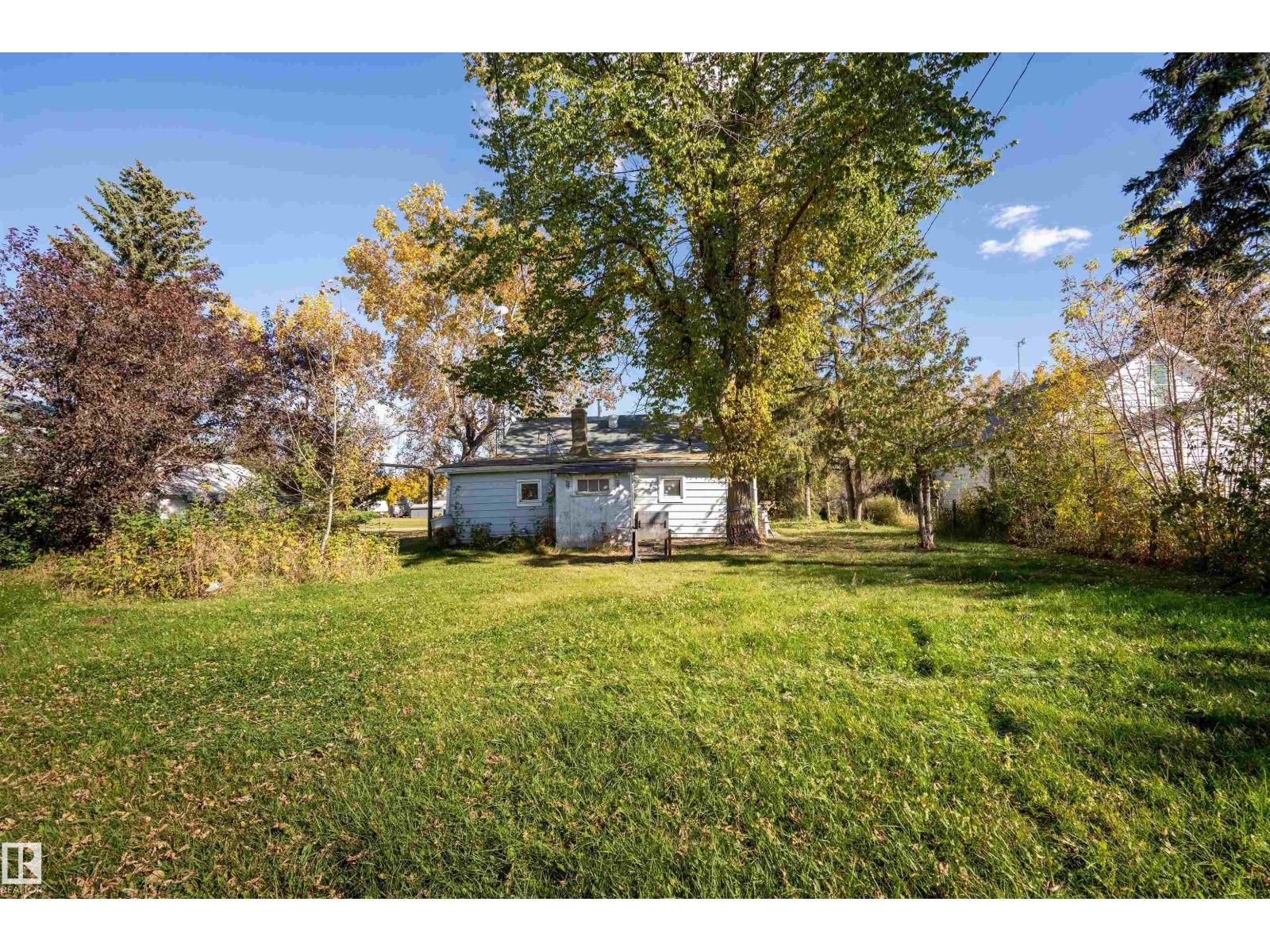 5208 51st St Property Photo 10