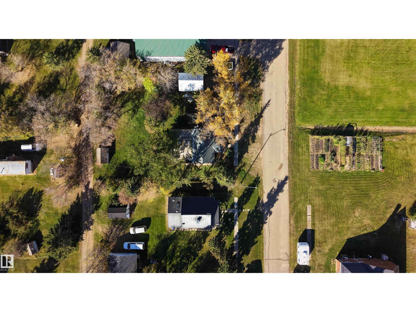 5208 51st St Property Photo 12