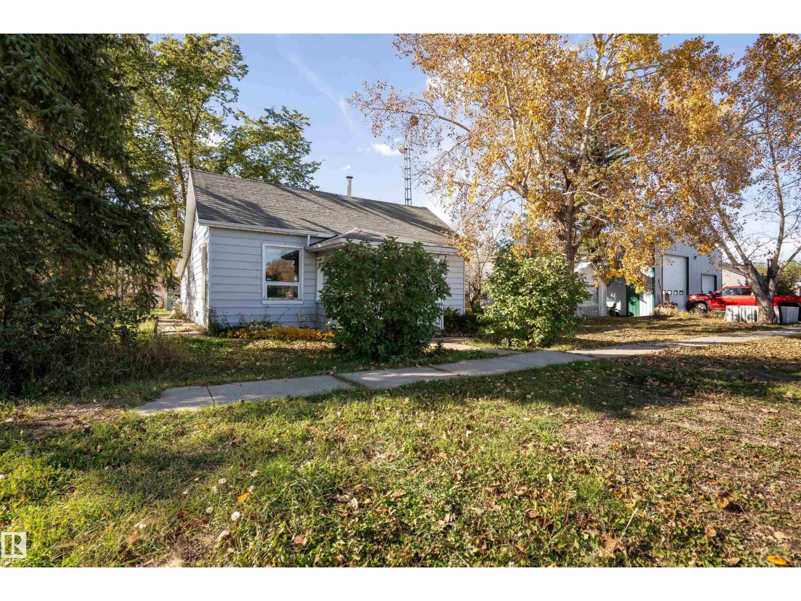 5208 51st St Property Photo 19