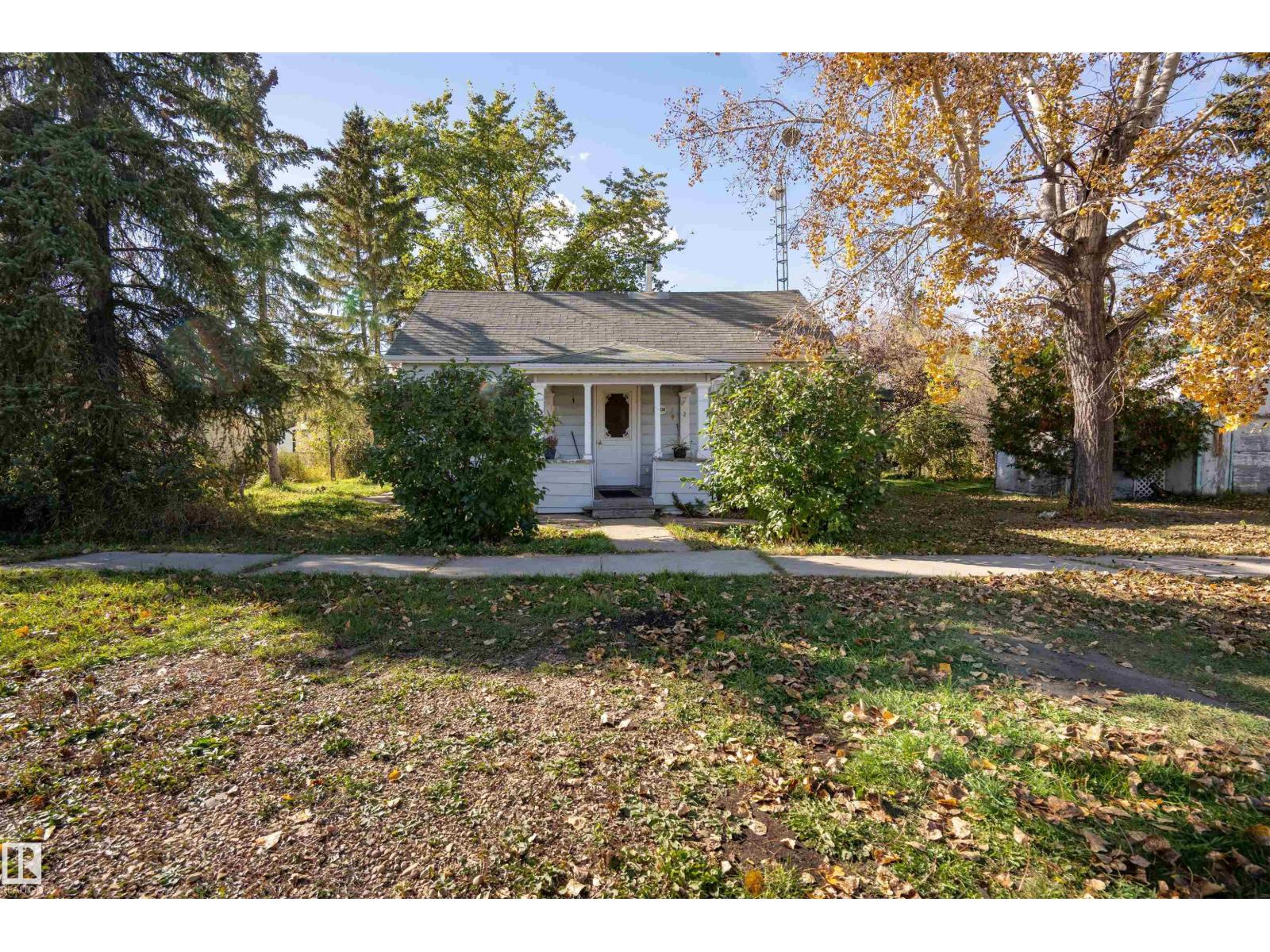5208 51st St Property Photo 23