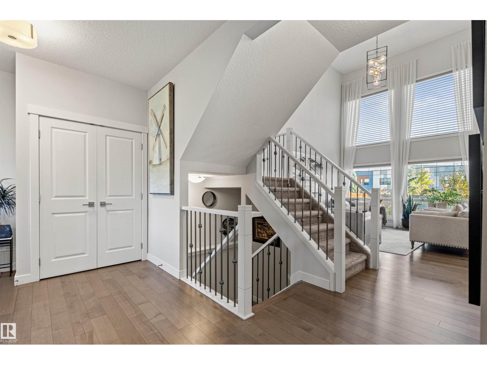 6615 Knox Pl Sw Property Photo 3