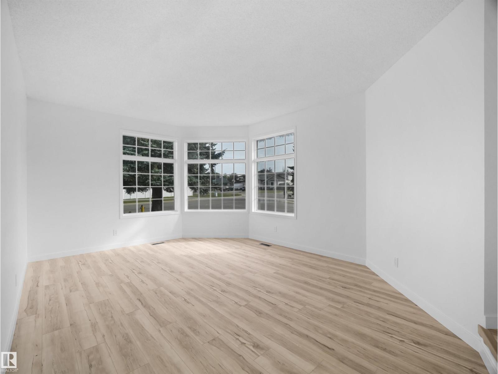 4103 28 Av Nw Property Photo 8