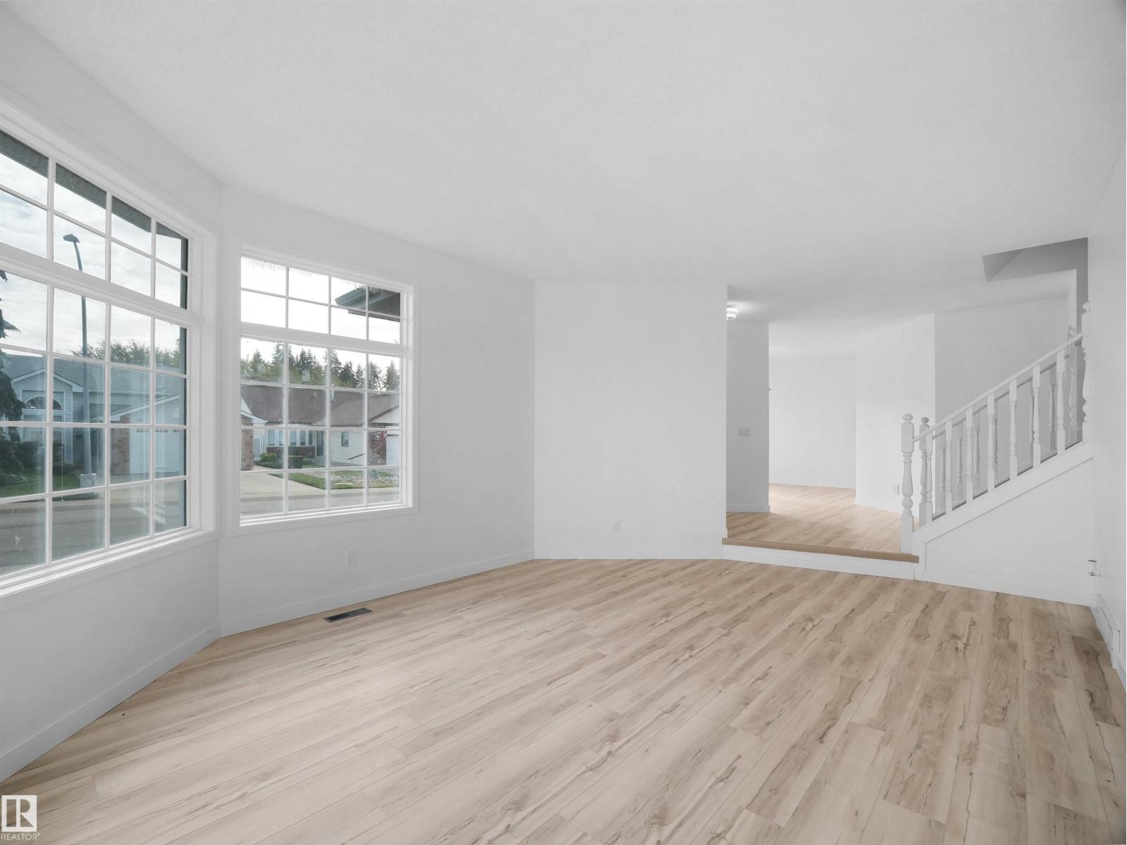 4103 28 Av Nw Property Photo 9