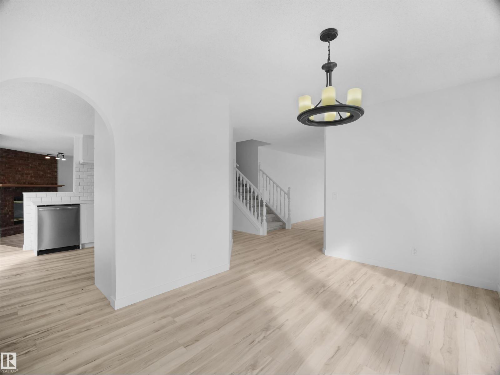 4103 28 Av Nw Property Photo 11