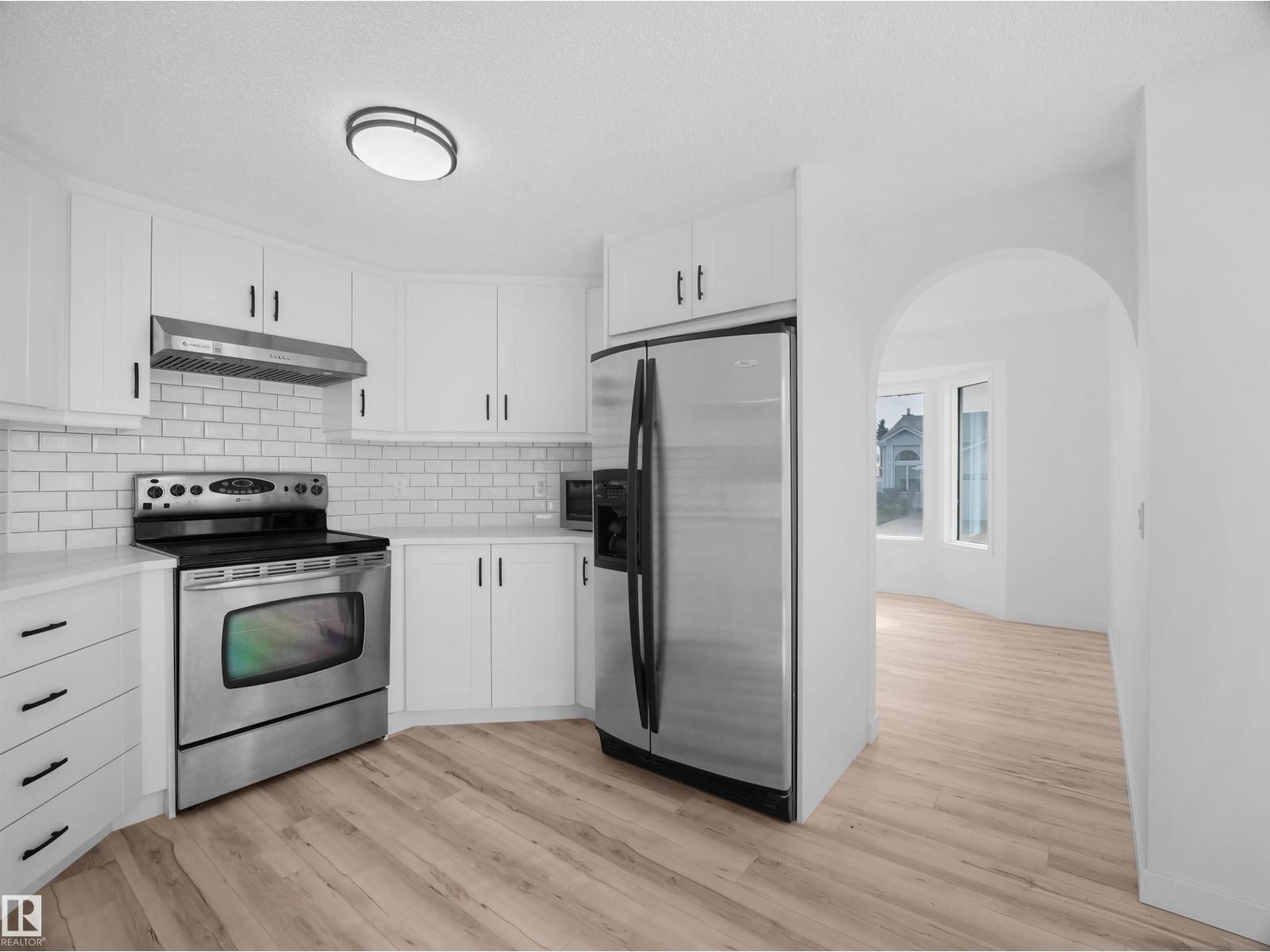 4103 28 Av Nw Property Photo 12