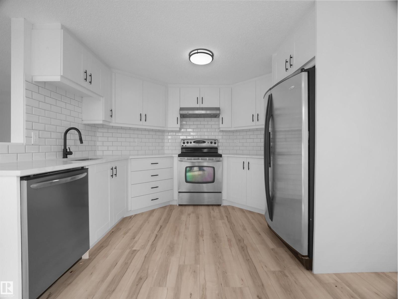 4103 28 Av Nw Property Photo 13