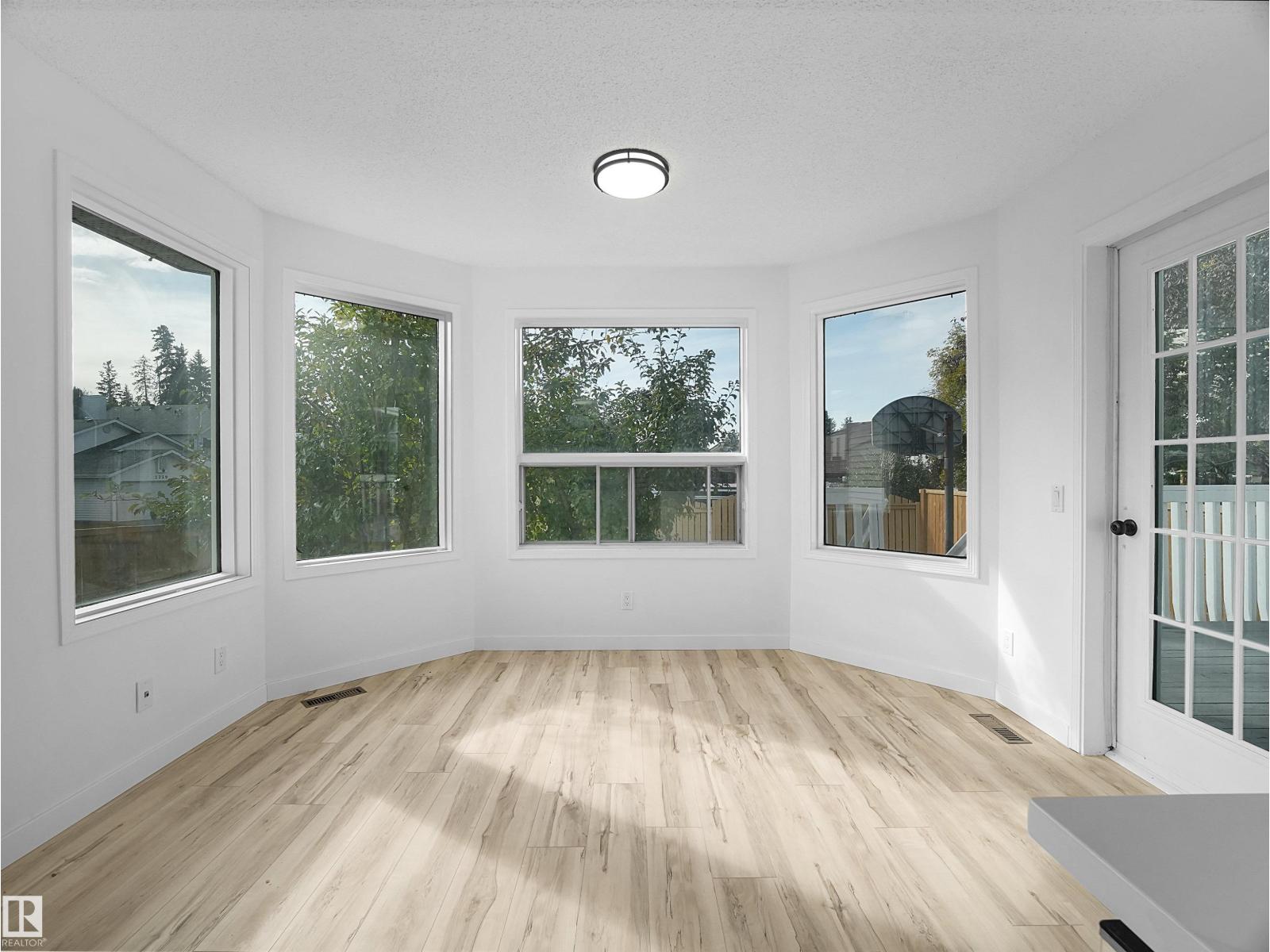 4103 28 Av Nw Property Photo 16