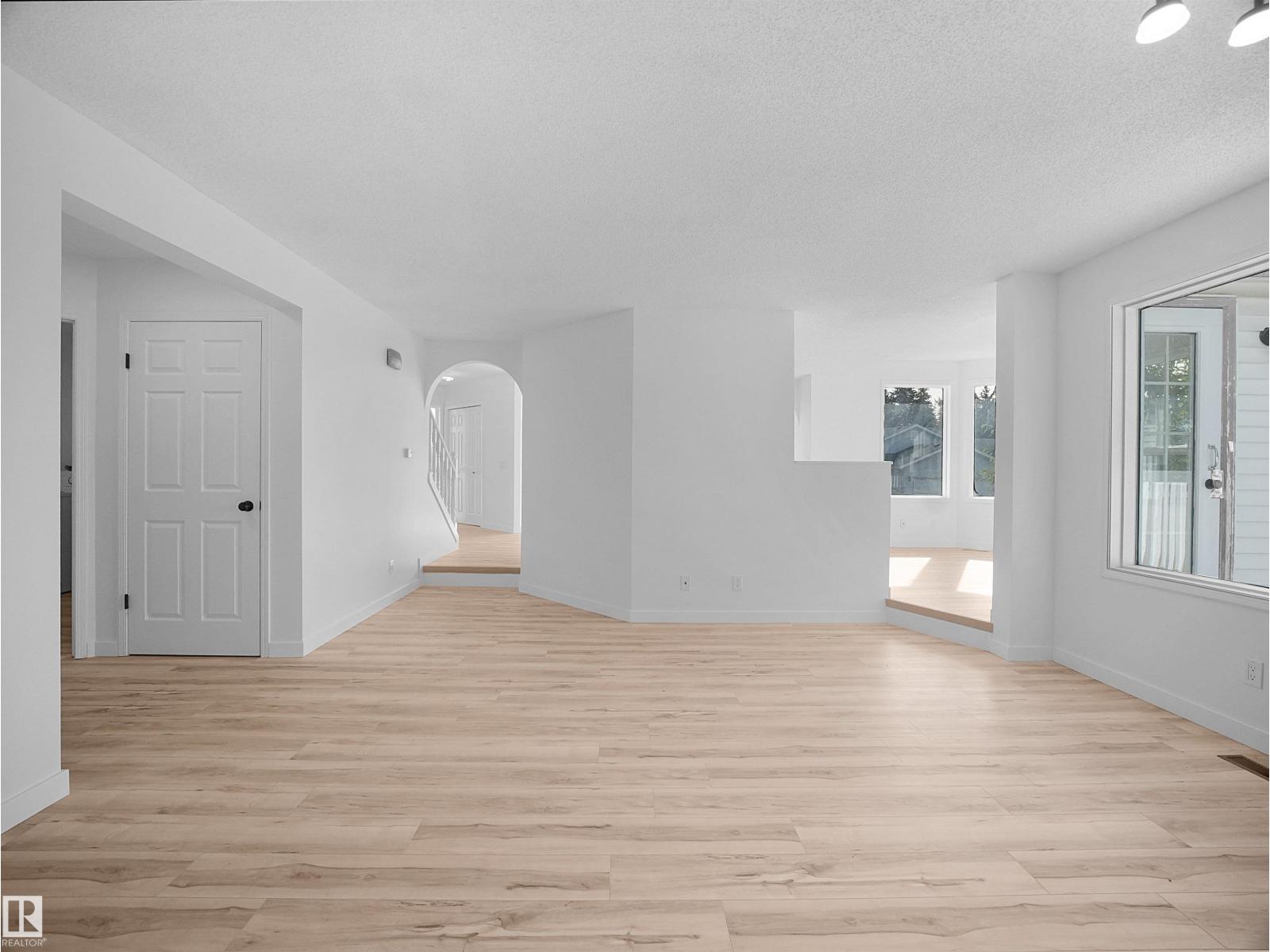 4103 28 Av Nw Property Photo 19