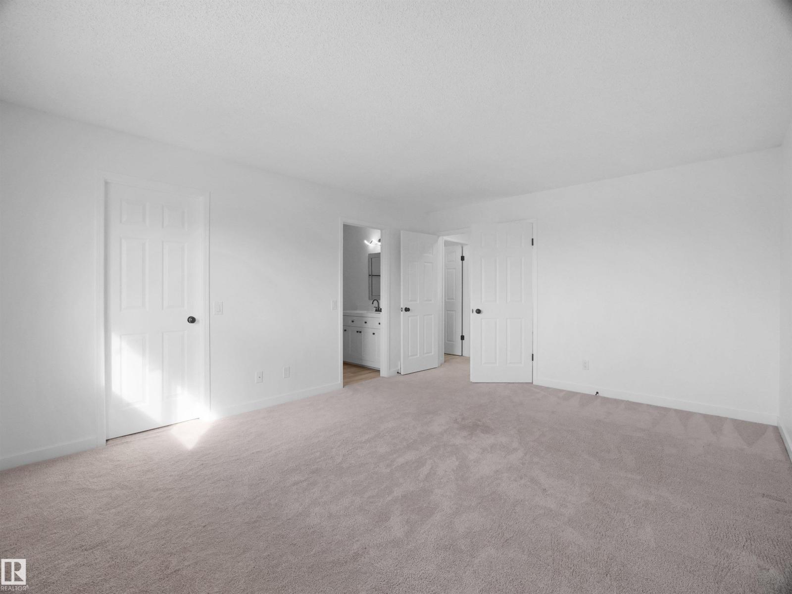 4103 28 Av Nw Property Photo 28