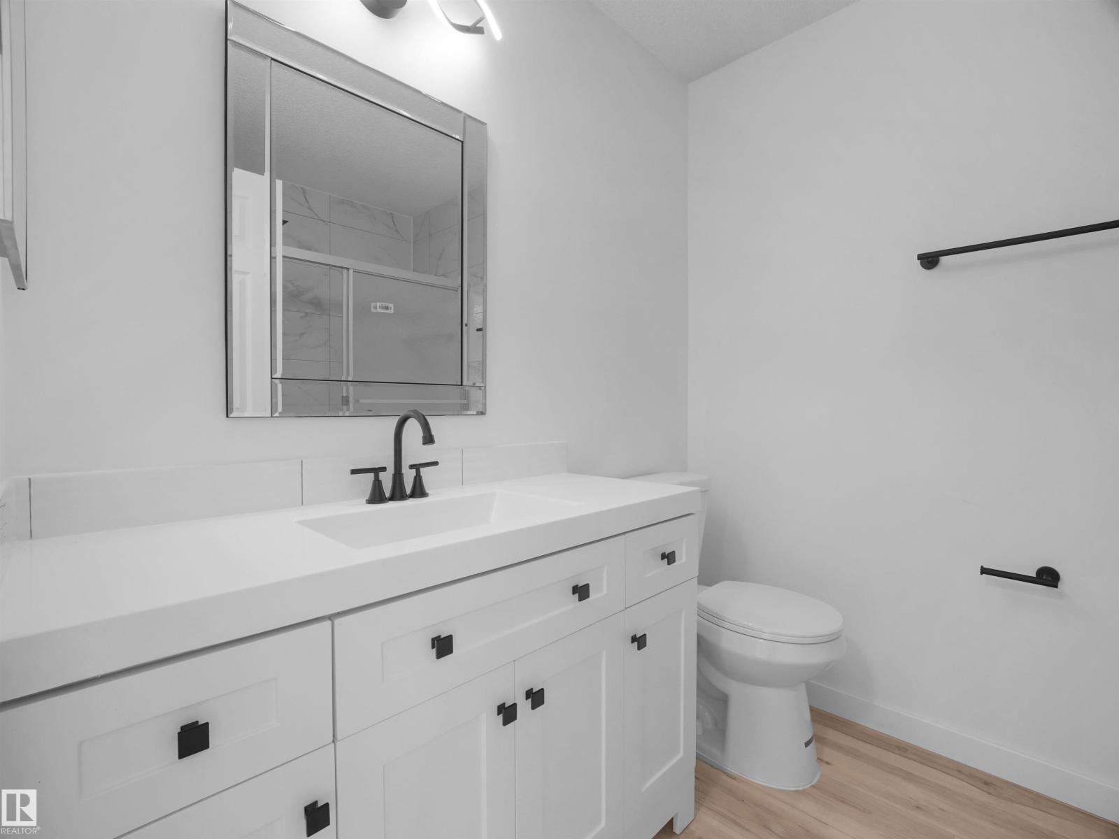 4103 28 Av Nw Property Photo 31