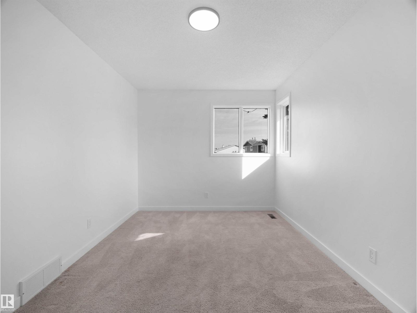 4103 28 Av Nw Property Photo 33