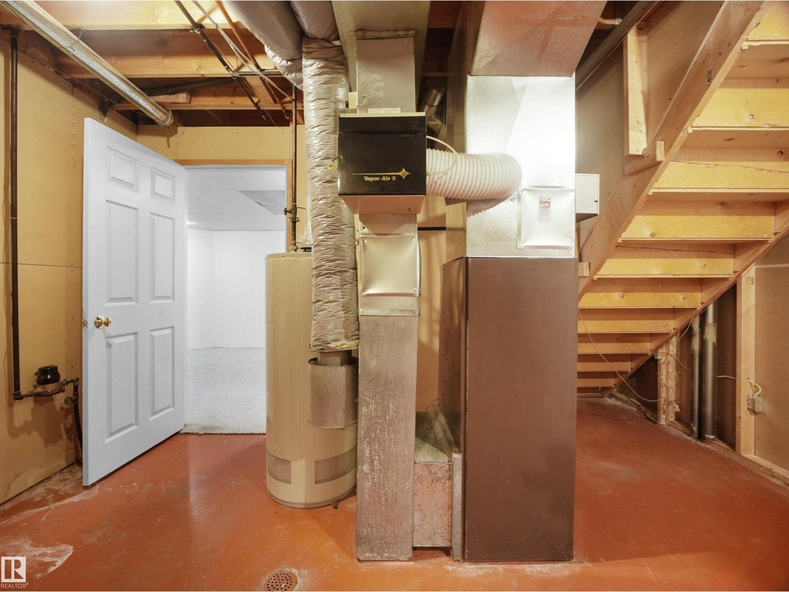 4103 28 Av Nw Property Photo 45