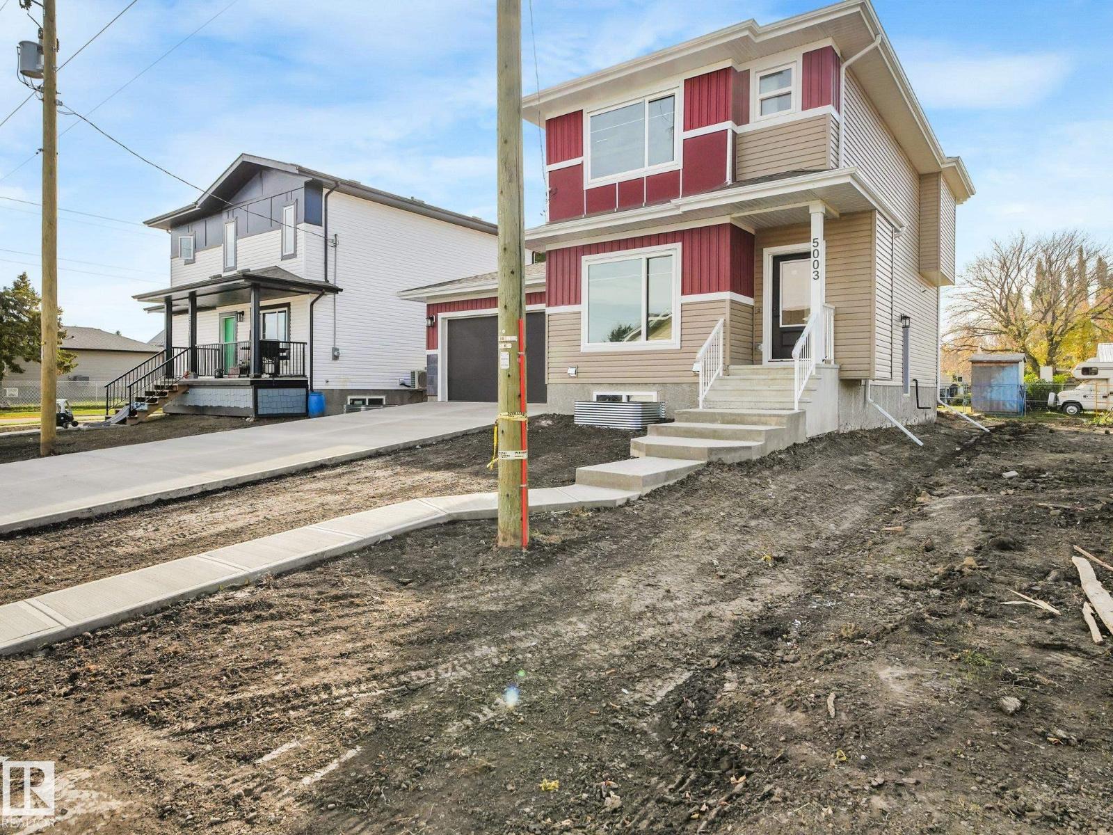 5003 51 Av Property Photo 3