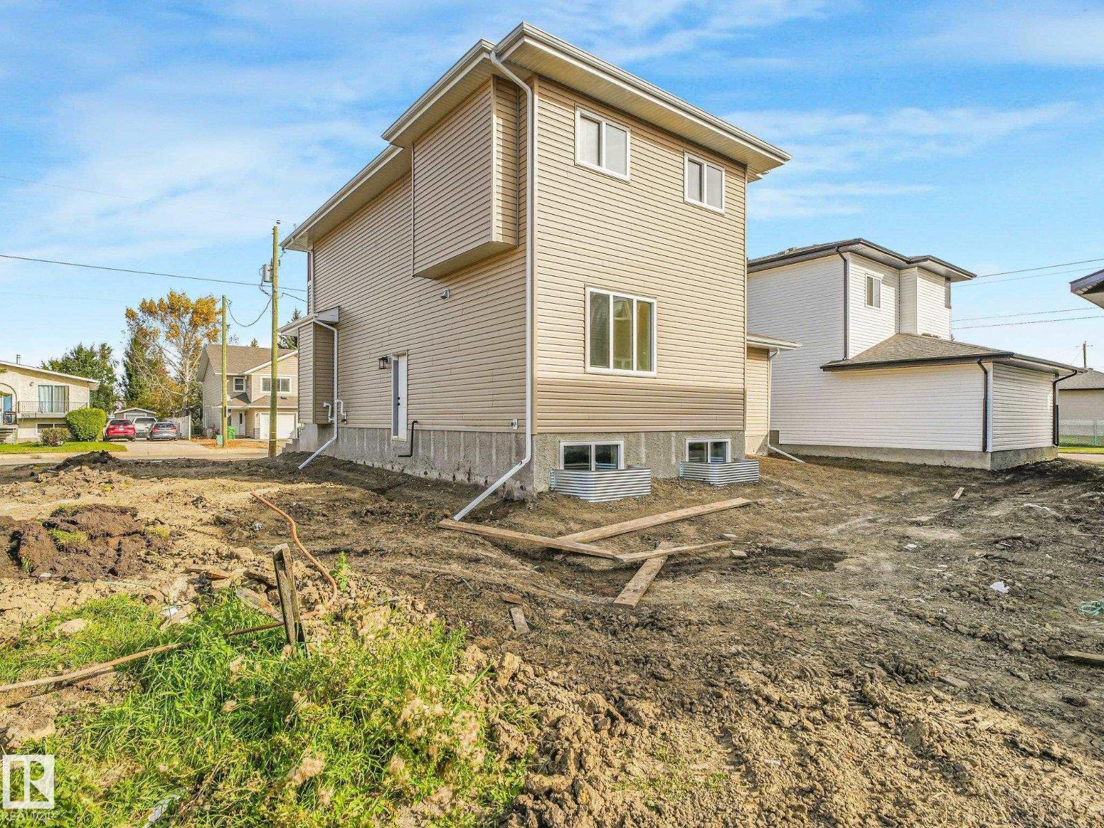 5003 51 Av Property Photo 6