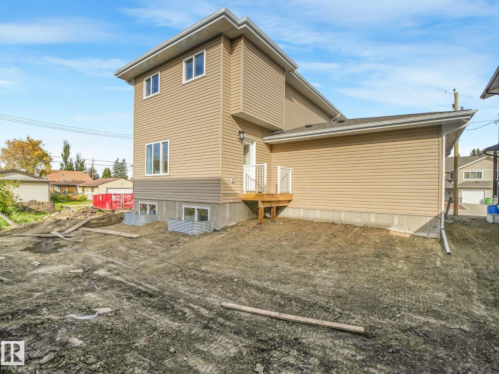 5003 51 Av Property Photo 8