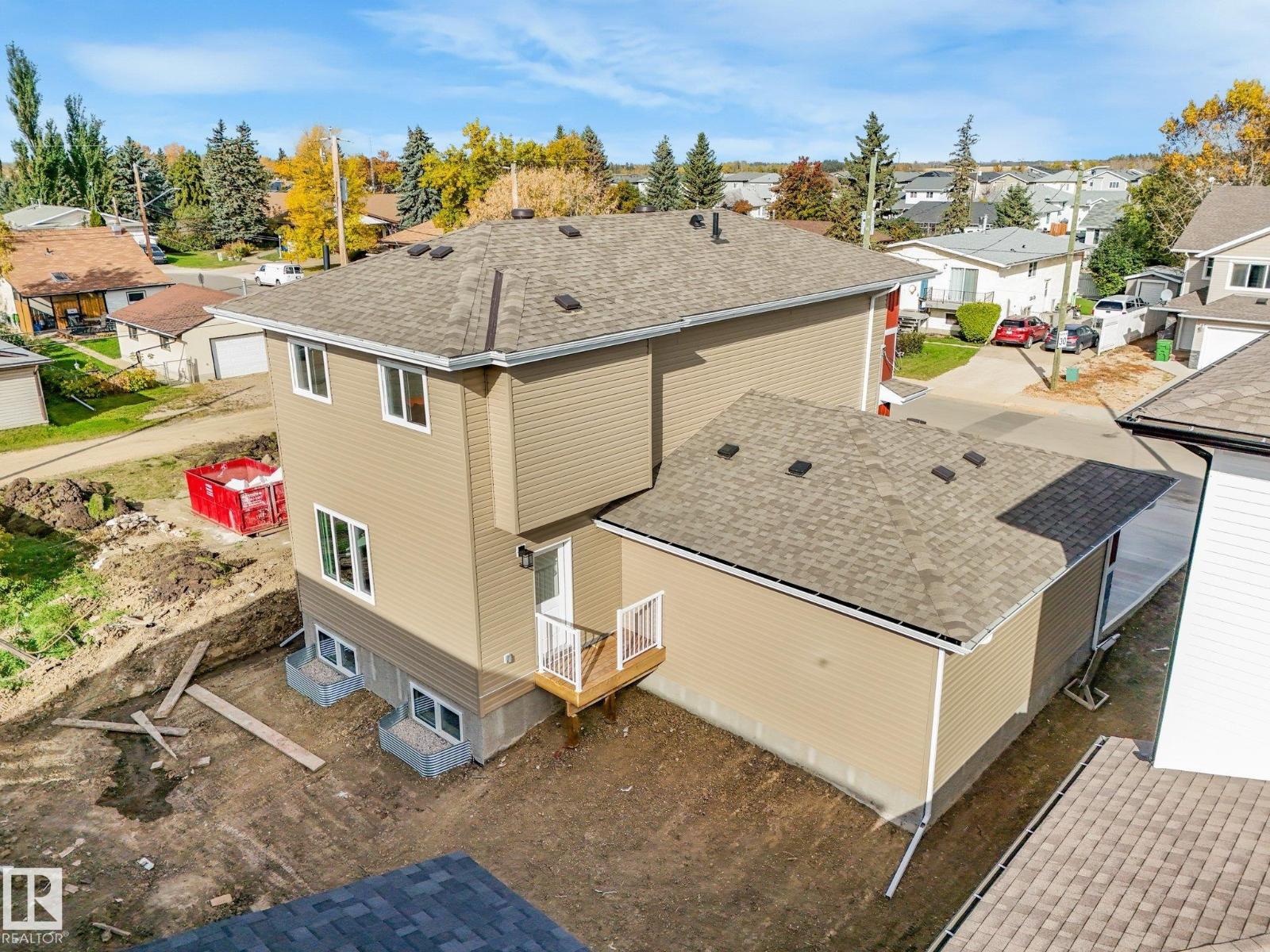 5003 51 Av Property Photo 15