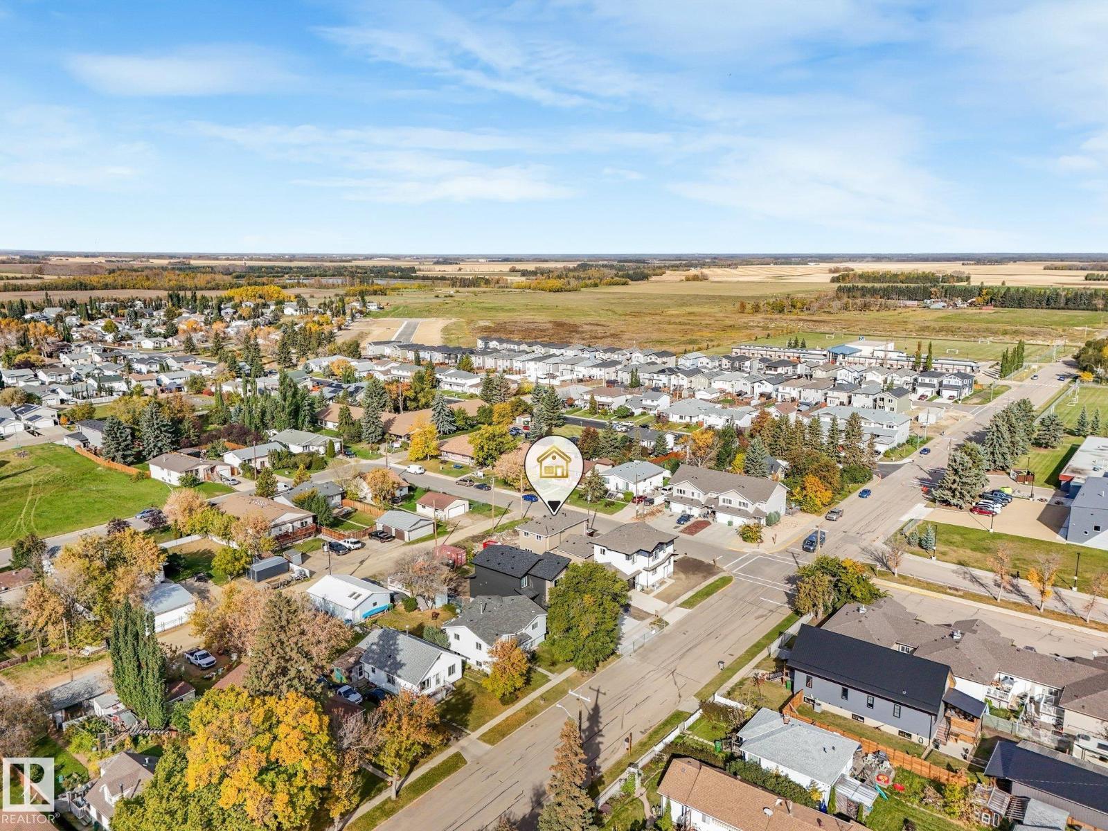 5003 51 Av Property Photo 16