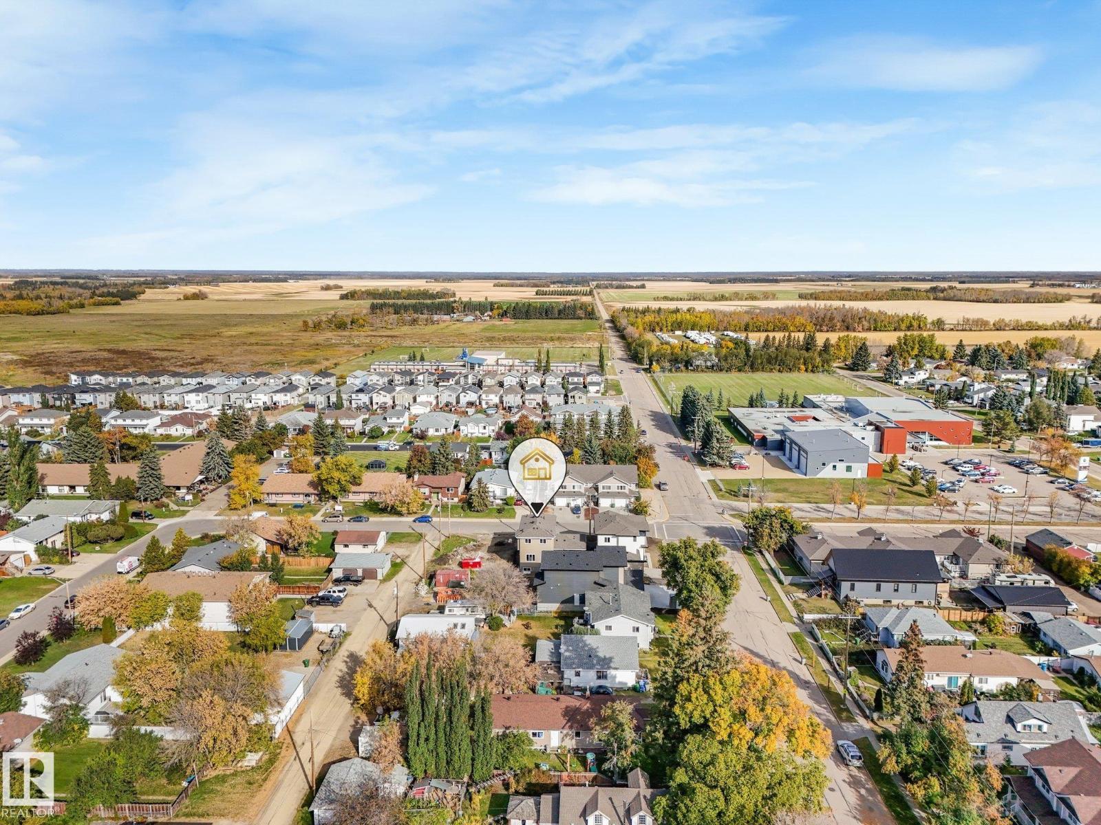 5003 51 Av Property Photo 17