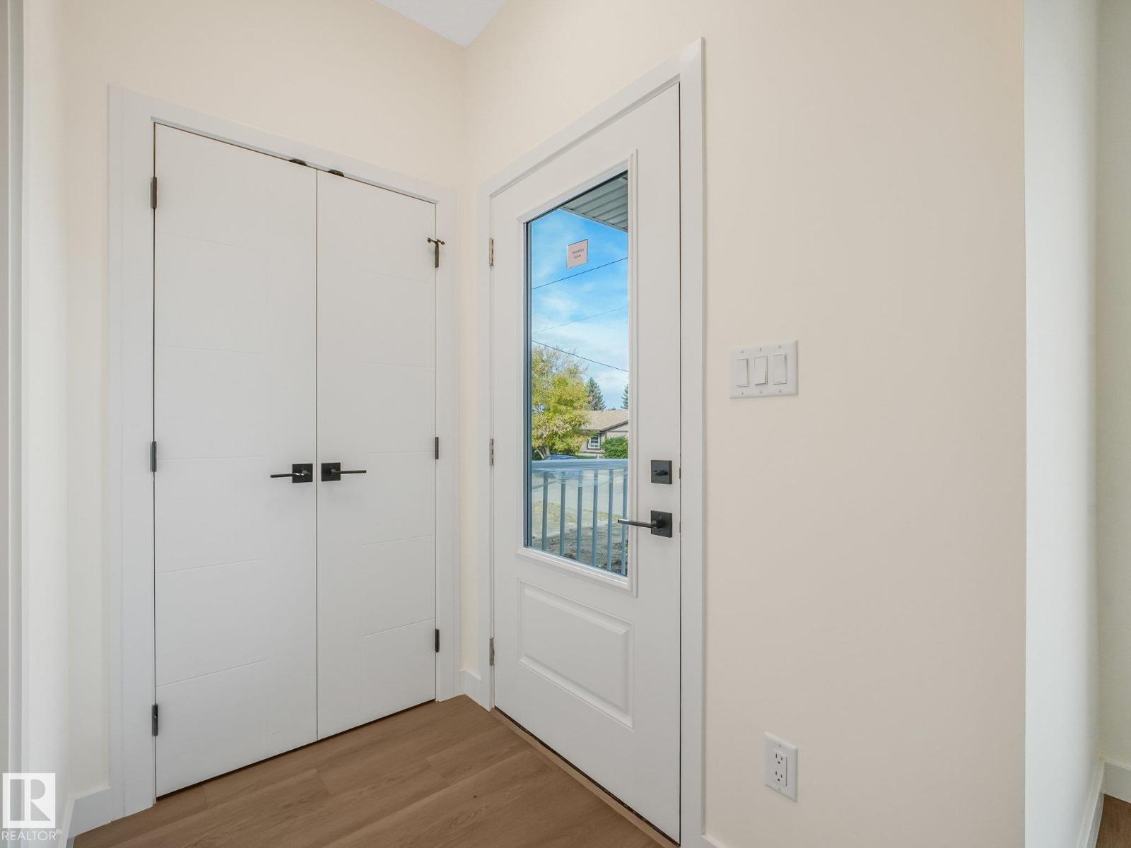 5003 51 Av Property Photo 24