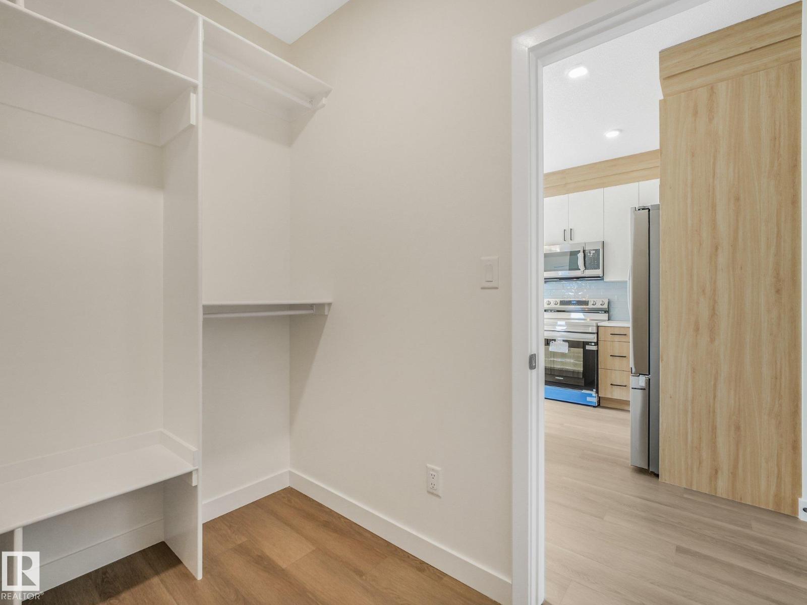 5003 51 Av Property Photo 34