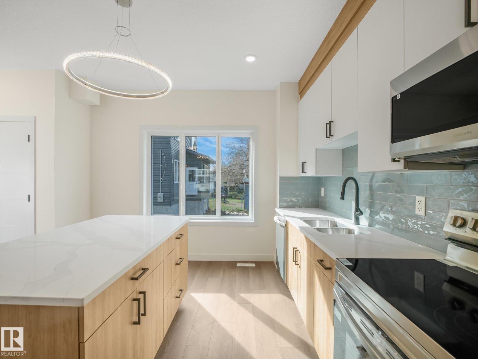 5003 51 Av Property Photo 40