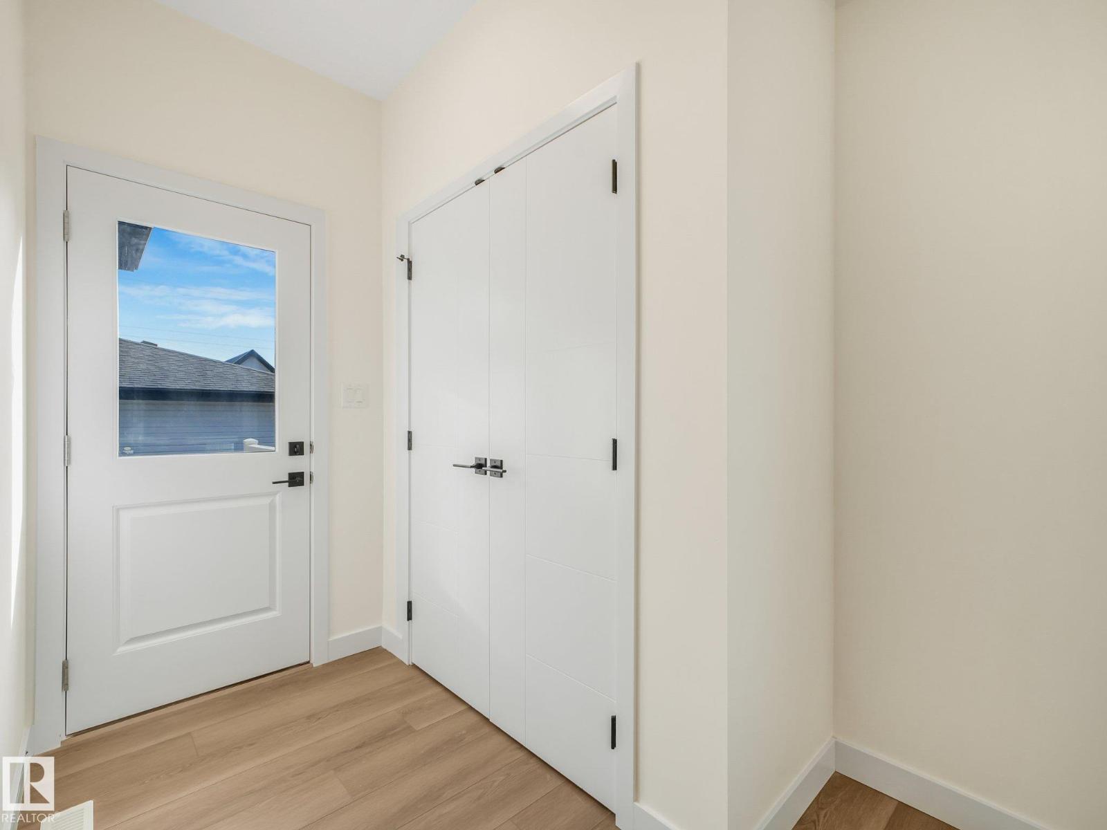 5003 51 Av Property Photo 42