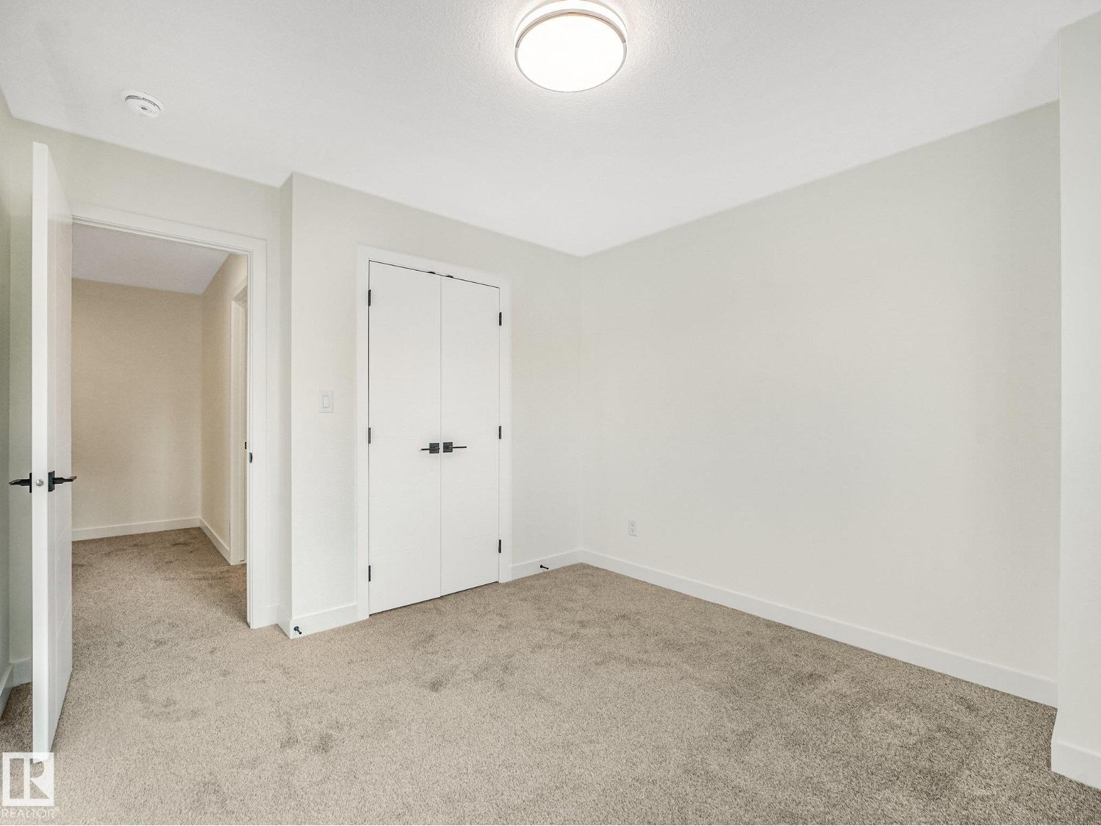 5003 51 Av Property Photo 55