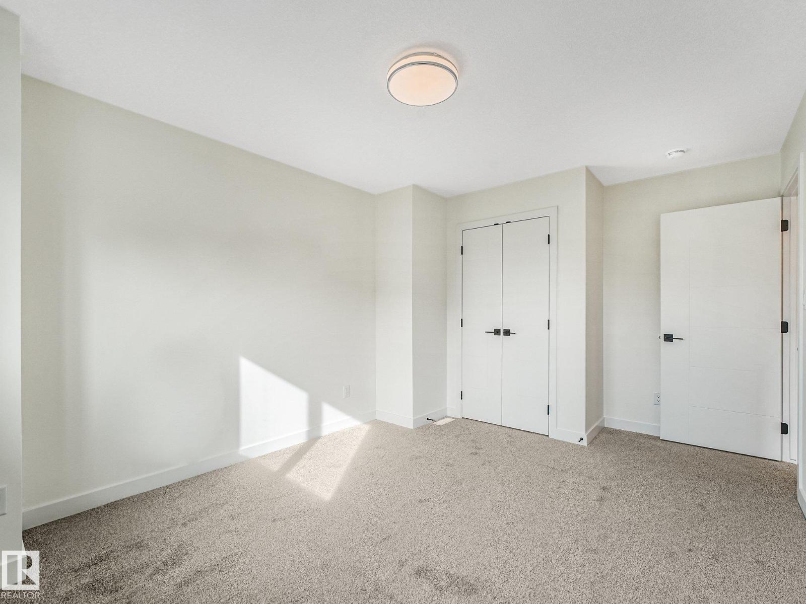 5003 51 Av Property Photo 57