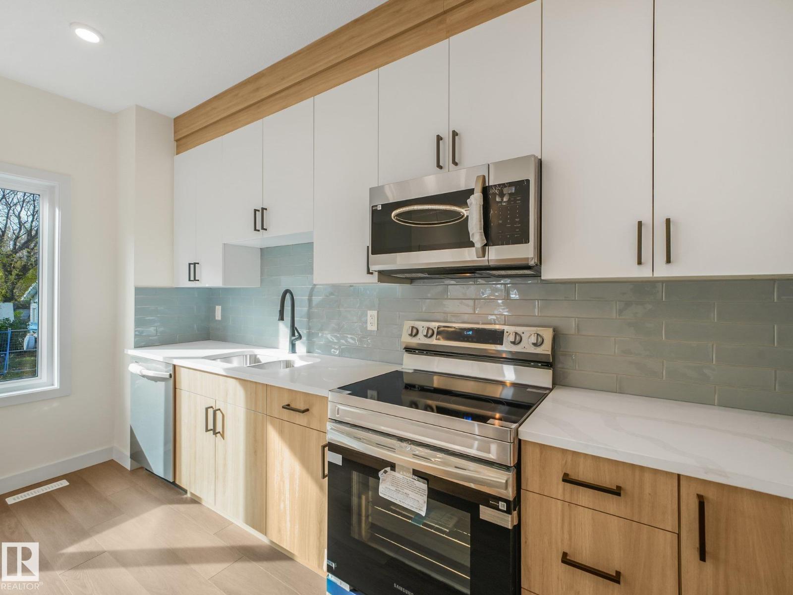 5003 51 Av Property Photo 59
