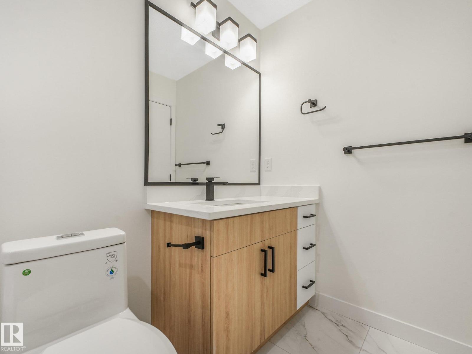 5003 51 Av Property Photo 60