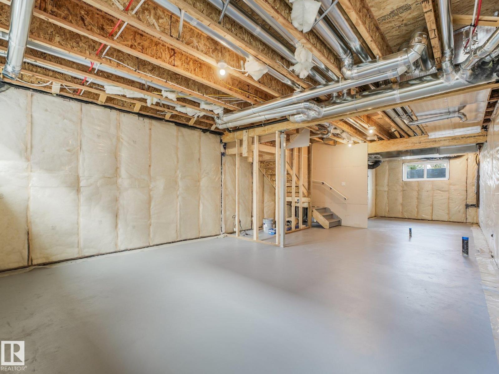 5003 51 Av Property Photo 63