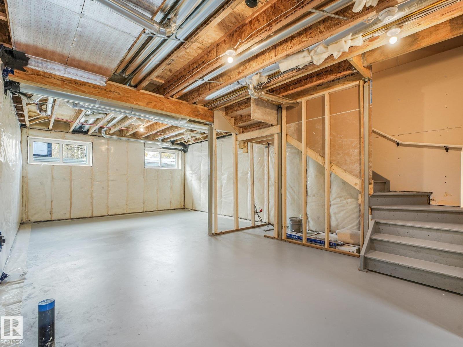 5003 51 Av Property Photo 65