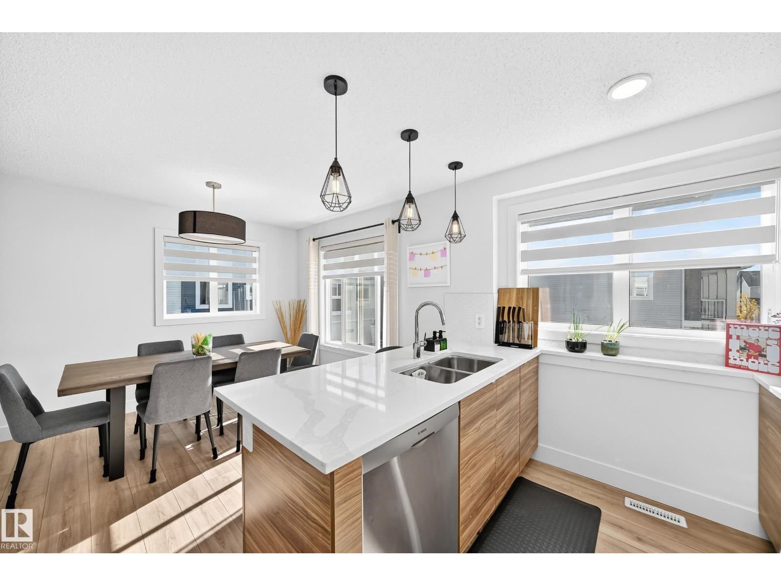 #70 16335 84 St Nw Property Photo 8