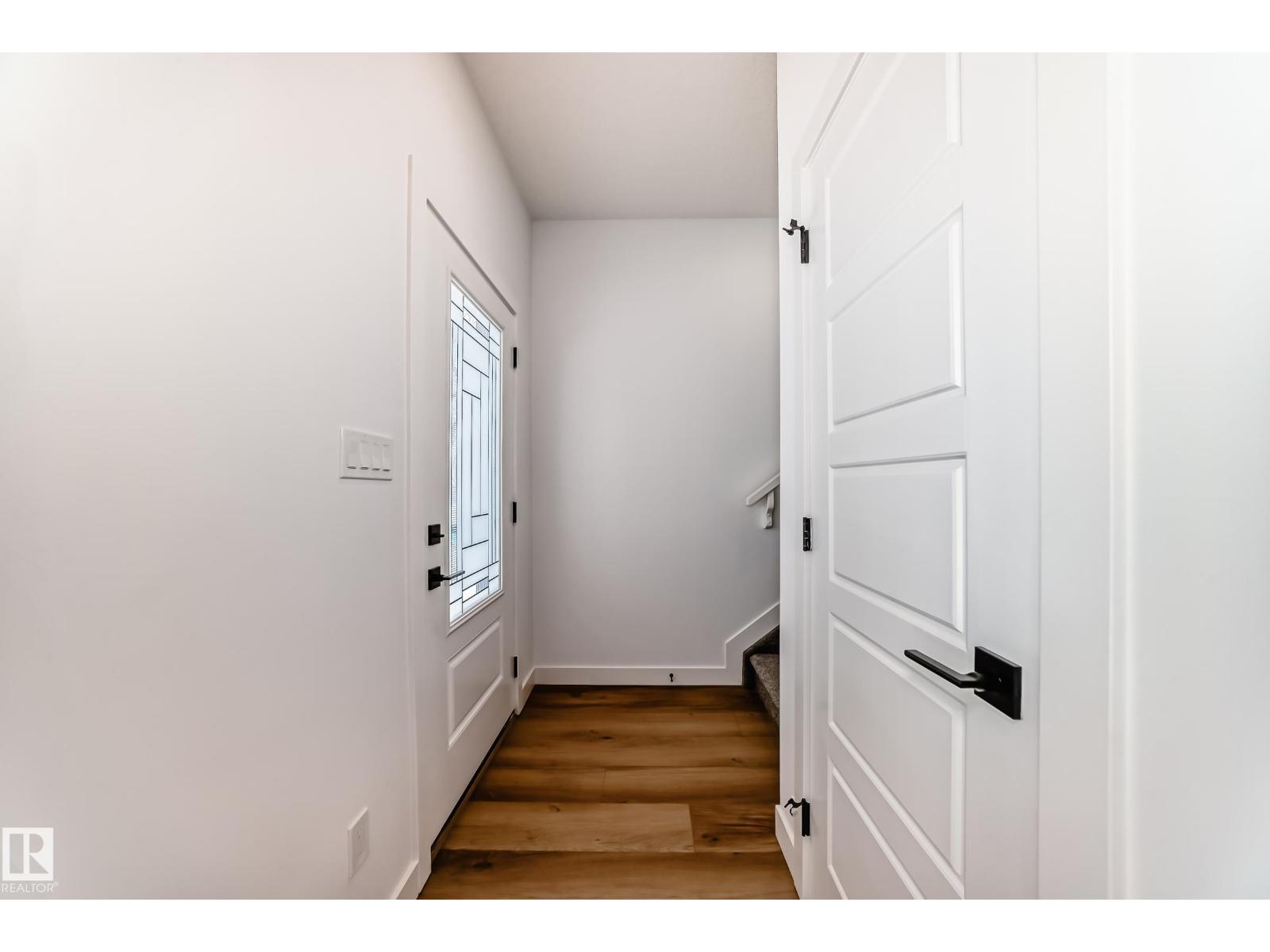 11519 & 11521 67 St Nw Property Photo 3