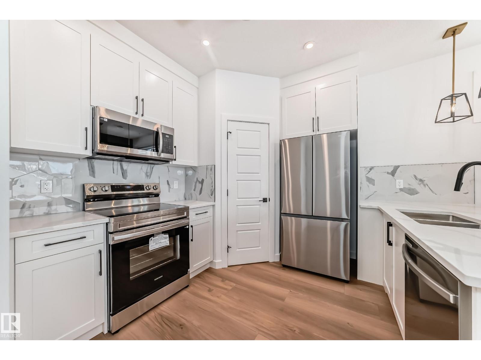 11519 & 11521 67 St Nw Property Photo 5