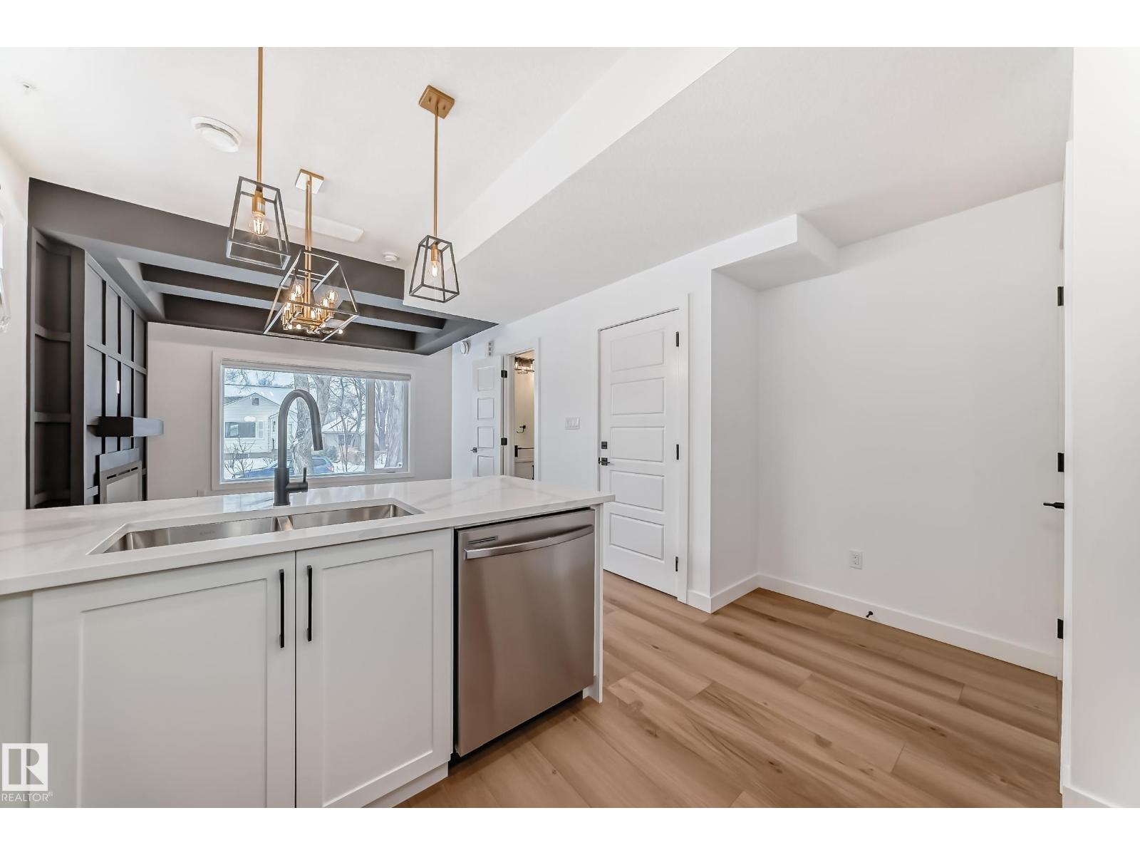 11519 & 11521 67 St Nw Property Photo 8