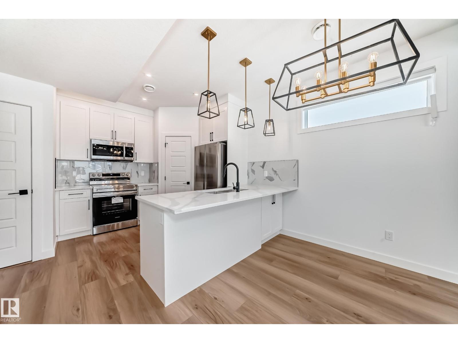 11519 & 11521 67 St Nw Property Photo 10