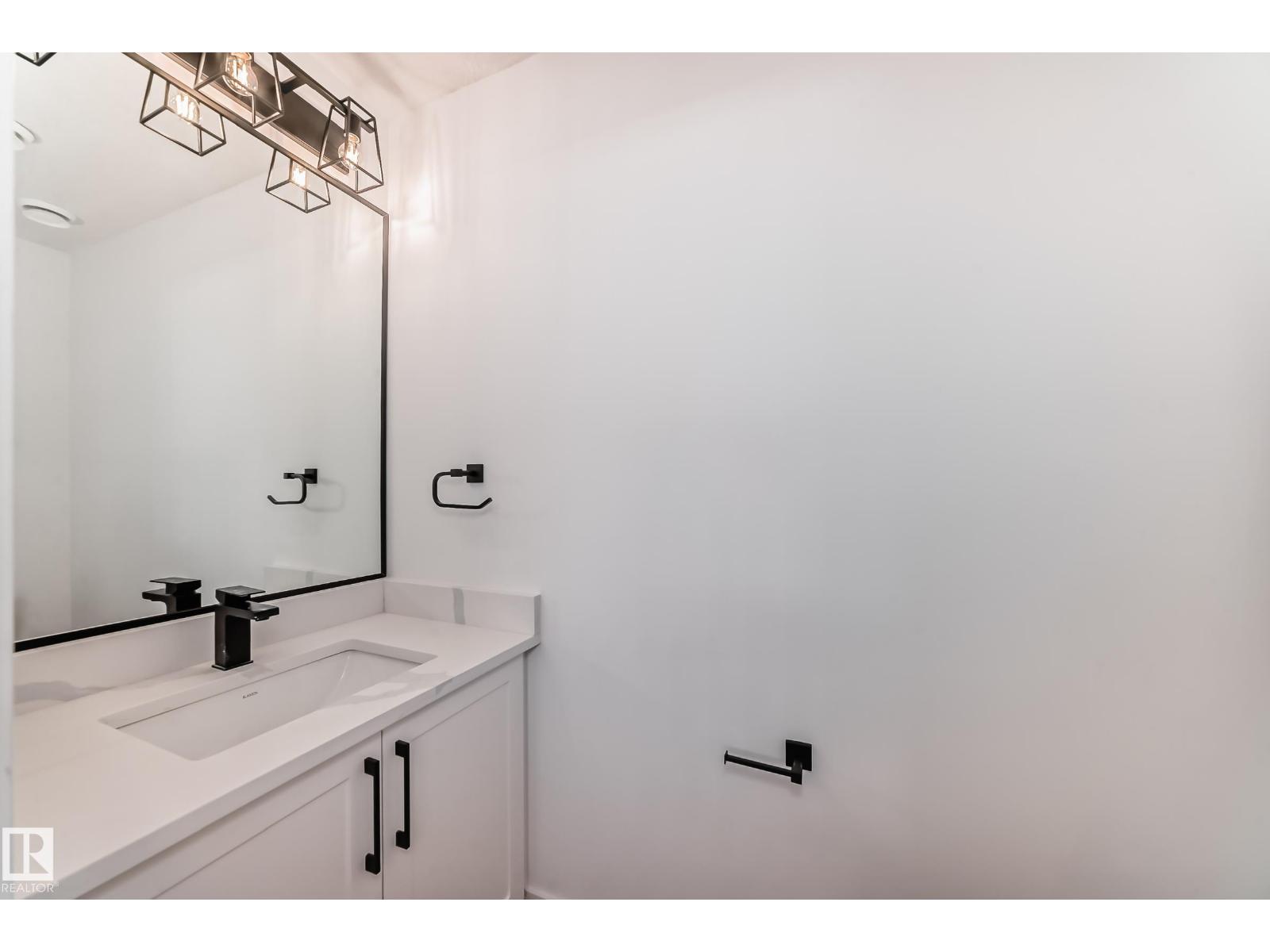 11519 & 11521 67 St Nw Property Photo 17